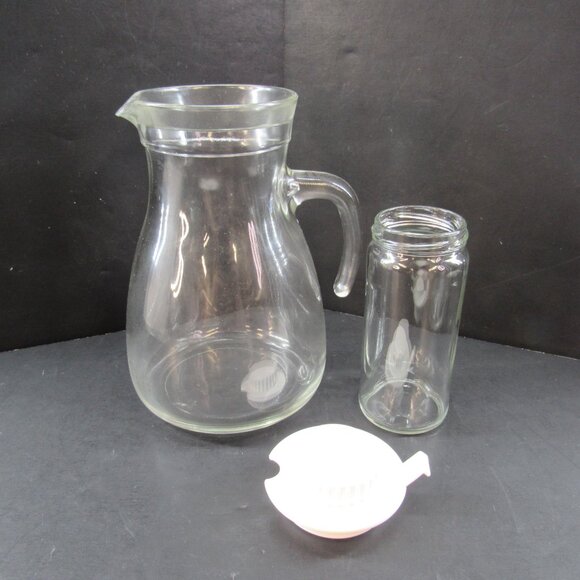 Lilian Vernon Vintage 48 Oz Glass Pitcher with Ice Chiller Insert Made in Italy - Picture 3 of 6